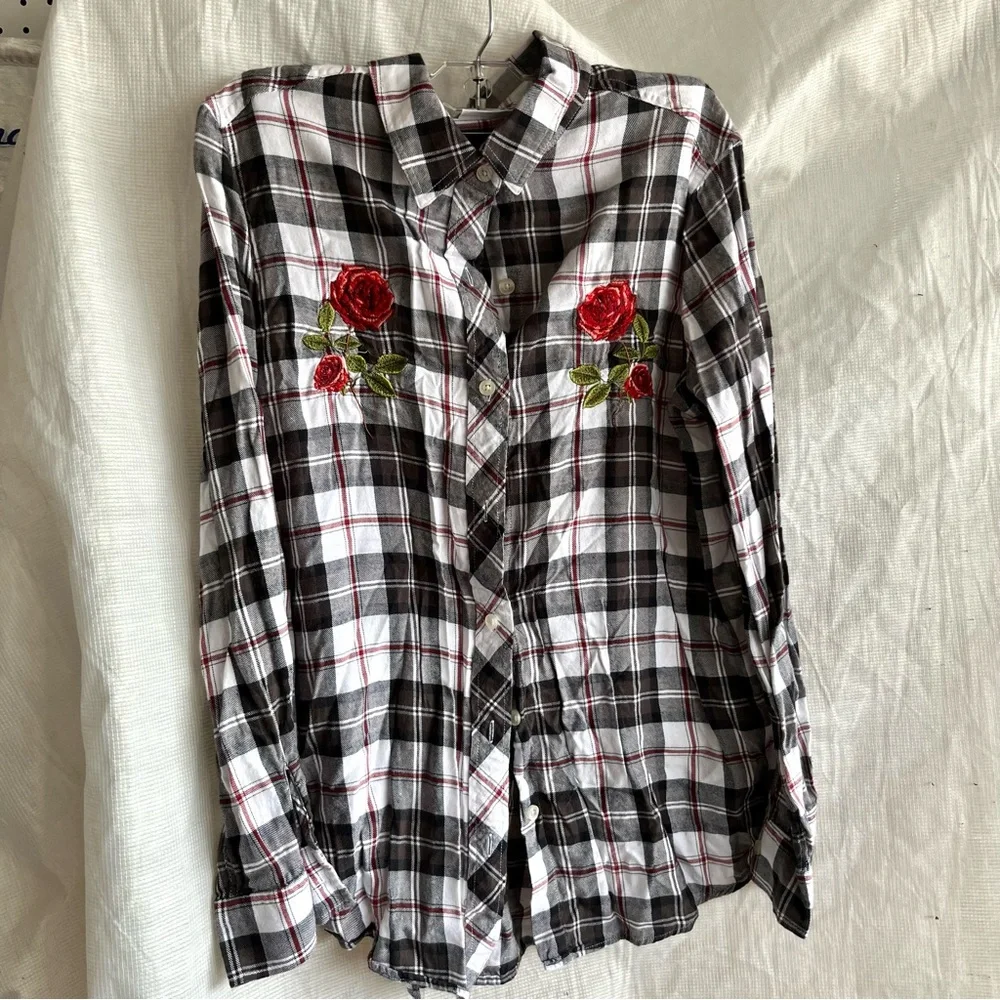 Empyre plaid button up long sleeve top with roses women’s small - Picture 1 of 6